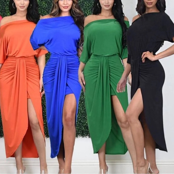 cameo Dresses & Skirts - 🌸 Off The Shoulder Black Dress